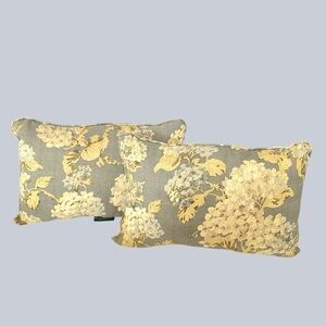 Set of 2 Gardner’s Supply Company Hydrangea Indoor Outdoor Lumbar Pillows 20”